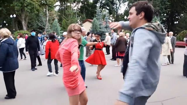 КОГДА-НИБУДЬ ЭТО ЗАКОНЧИТСЯ ЛЕТО смотреть онлайн