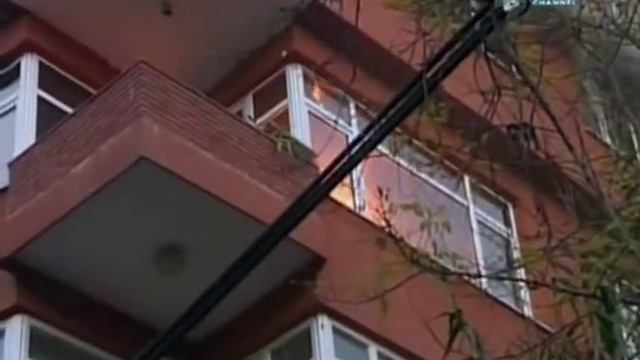 Женщина прыгнула из окна смотреть онлайн