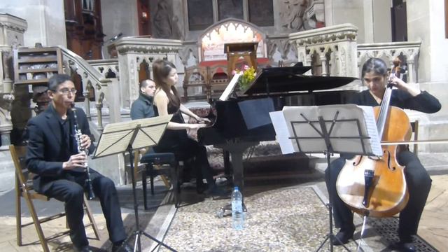 Beethoven Clarinet Trio in B-Flat Major, Opus 11 ( 2nd mov.) —Concert Ap смотреть онлайн