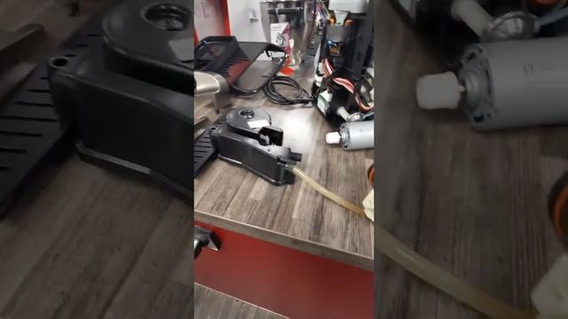 De nieuwe DeLonghi ECAM 290.42.TB Magnifica EVO. De beste standaard koffie volautomaat van vandaag. смотреть онлайн