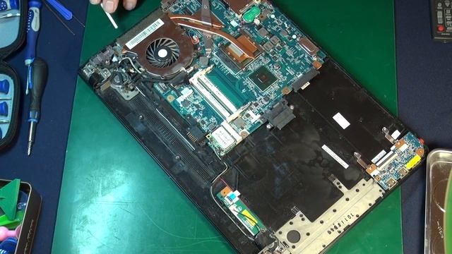 Gdy komputer laptop się grzeje czyszczenie cleaning SONY PCG-71211M смотреть онлайн