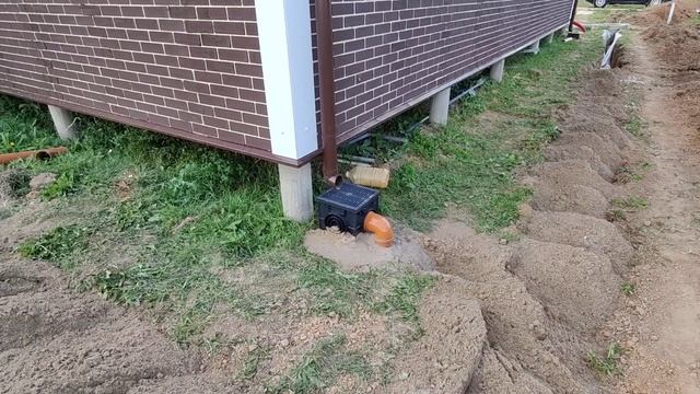 Дренаж вокруг дома 80 метров с ливневой системой. Ярославская область, кп "Ле-Вилль". часть 1 смотреть онлайн