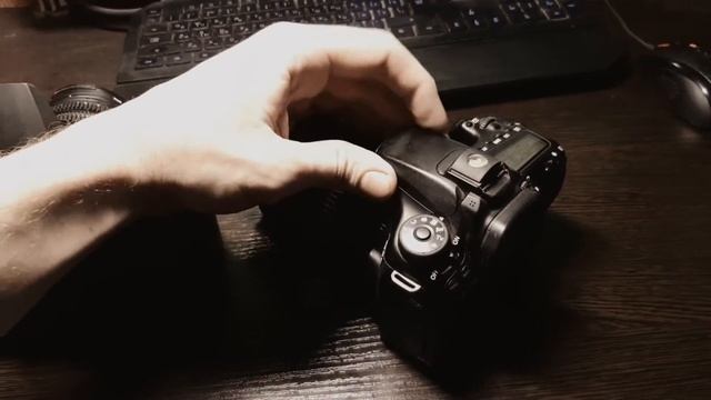 Да не мешает заглушка горячего башмака на Canon 70d открывать вспышку) смотреть онлайн