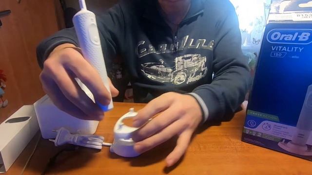 Электрическая зубная щетка Braun Oral-B Vitality Cross Action 150 смотреть онлайн
