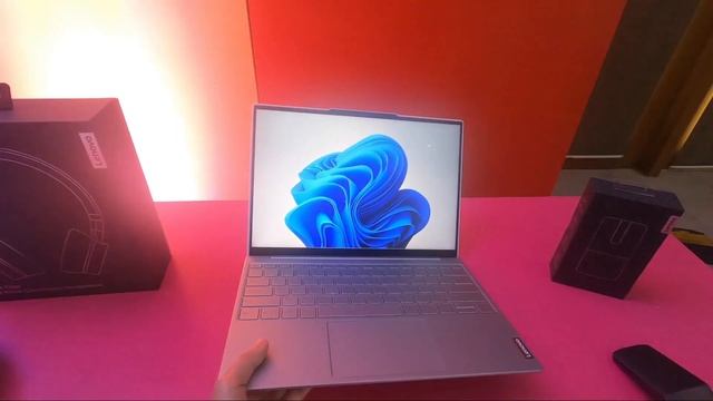 LENOVO YOGA 2022 LAUNCH - YOGA SLIM 7i CARBON, YOGA SLIM 7i PRO X AND YOGA 9i смотреть онлайн