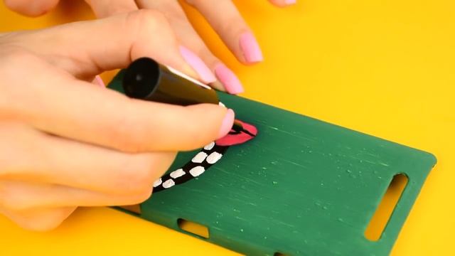 DIY| ЧЕХОЛ ДЛЯ ТЕЛЕФОНА МЕНЯЮЩИЙ ЦВЕТ/ ЖИДКИЙ ЧЕХОЛ|PHONE CASE смотреть онлайн