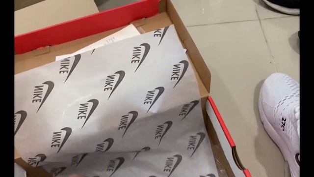 รองเท้า Nike ปลอม!! | POONKUBO смотреть онлайн