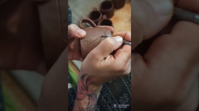 Работа с глиной создание узора с помощью эскиза