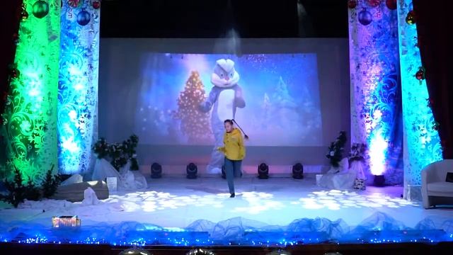 Новогоднее представление "Новогоднее оливье и все-все-все" смотреть онлайн