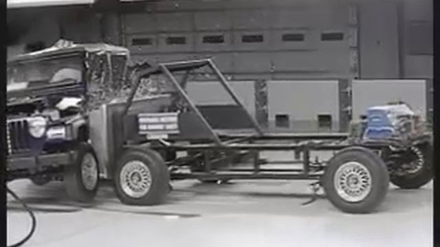 Jeep Wrangler TJ crash test смотреть онлайн