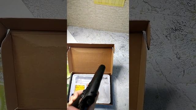 Обзор на игрушечный пистолет с глушителем ZM22. смотреть онлайн