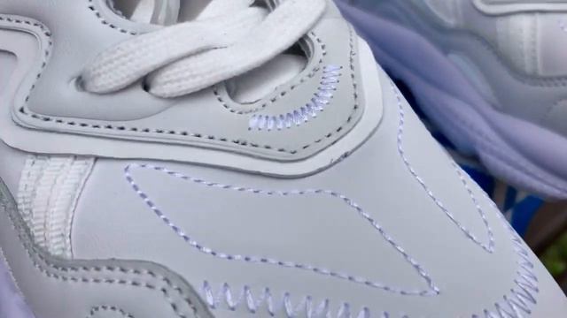Кроссовки женские Adidas Ozweego смотреть онлайн