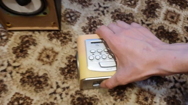 Китайское говно, похожее на колонку... смотреть онлайн