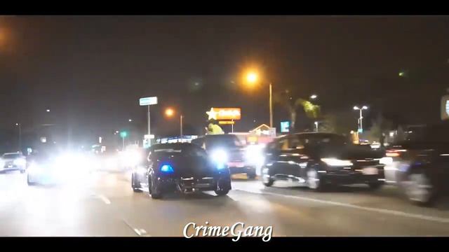 *Собаки лают, караван идёт* смотреть онлайн