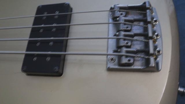 Let's Talk Bass ! Ibanez RB820 Play n Review .. Should it be refinished? смотреть онлайн