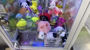 ОПА!!! НАСТОЯЩАЯ ИГРА В КАЛЬМАРА В МАЛЕНЬКОМ АППАРАТЕ С ИГРУШКАМИ / ТАКОЙ ПОДСТАВЫ КИРЮША НЕ ЖДАЛ…