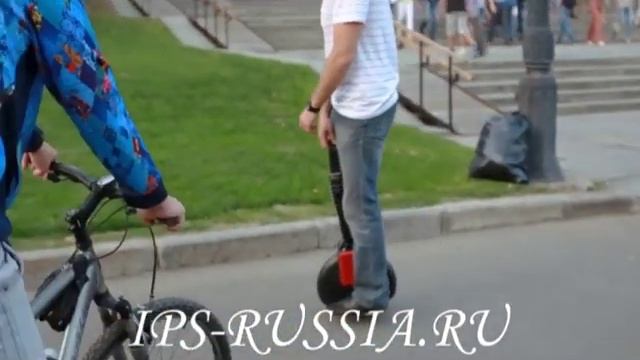 Girls training on IPS unicycle (monowheel) смотреть онлайн