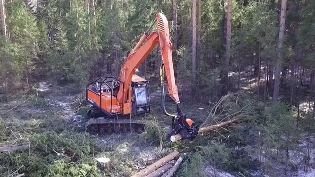 Российские харвестеры УФМ (Уральские лесные машины) / Russian harvesters UFM X600 / logging winter смотреть онлайн