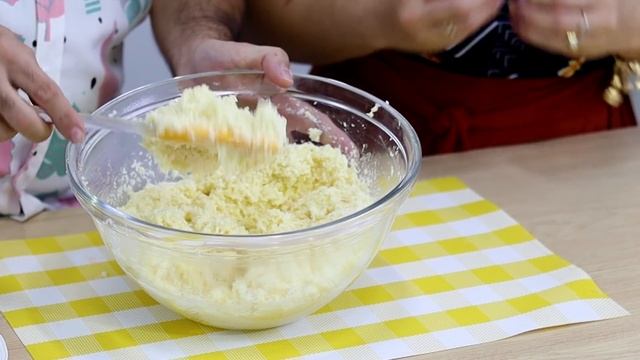 FEITO TUDO NA MÃO e POUCOS INGREDIENTES | BOMBOCADO na TRAVESSA SUPER FÁCIL -NÉ JORGE? -Dika da Nak смотреть онлайн