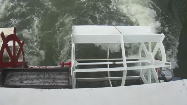 Пароход на реке, впадающей в Карибское море смотреть онлайн