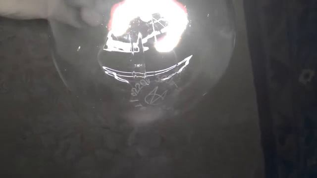 Пульсации лампы накаливания 300 Вт | Flickering incandescent light bulb 300 W. смотреть онлайн