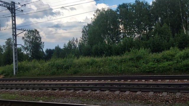 Электричка и товарняк. Станция Анатольская смотреть онлайн
