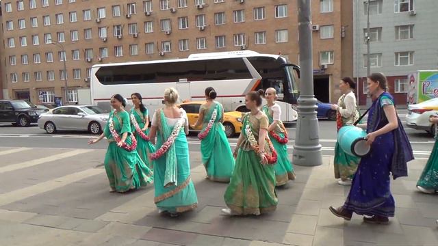2022 06 01 Харинама Савёловская (1/3). Harinama Savyolovskaya (1/3). смотреть онлайн