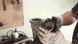 Рулевой редуктор в разборе.