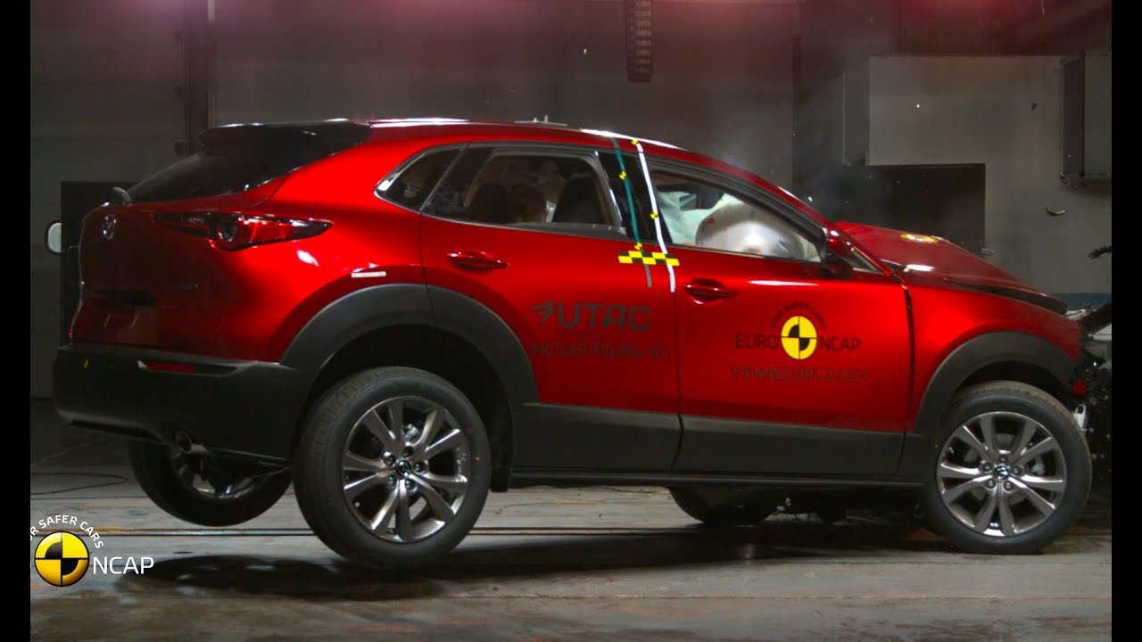 Mazda CX-30 2020 года - Отличные результаты в краш-тестах - Mazda молодец !! смотреть онлайн