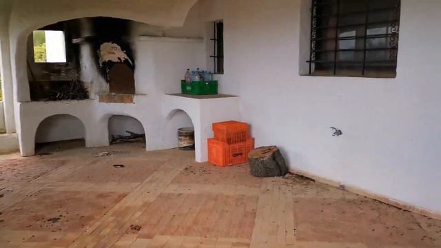 Заброшенный дом, высоко в горах в Испании, недалеко от Бенидорма смотреть онлайн