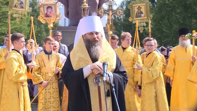В Новосибирске торжественно отпраздновали День Крещения Руси смотреть онлайн