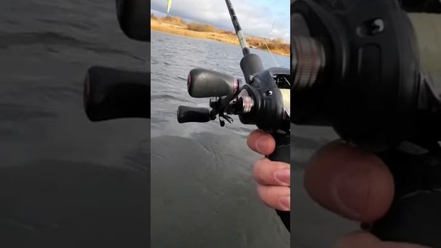 как ПРАВИЛЬНО настроить ТОРМОЗ на мультипликаторной катушке смотреть онлайн