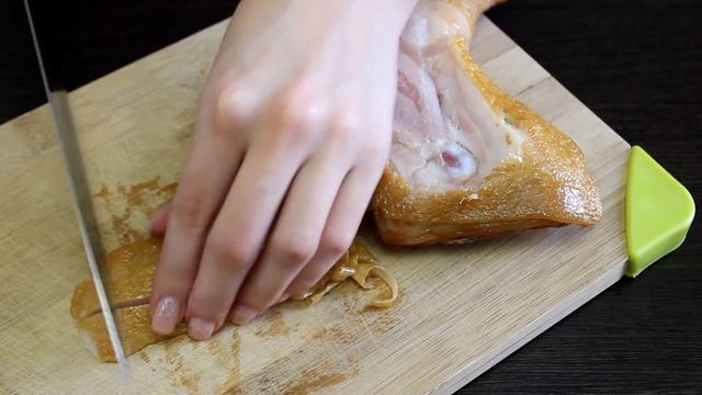 Салат с корейской морковкой и копченой курицей. Кулинария. Рецепты. Понятно о вкусном. смотреть онлайн