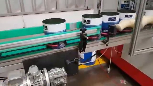 1 gallon paint can line смотреть онлайн