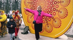 Парк СокольникиВместе со Светланой празднуем  МАСЛЕНИЦУ.Без шопинга не обошлось)Зашли в ХЦ