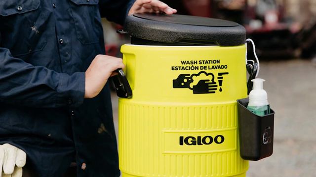 Product Feature - Igloo Hand Washing Station смотреть онлайн