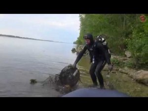 Дайвинг на Волге. Поднял алюминиевую лодку  МКМ. diving
