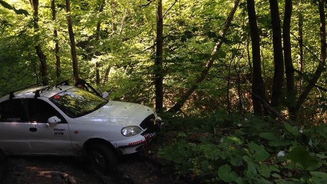 Розворот в дуже вузькому місці на Ланос смотреть онлайн
