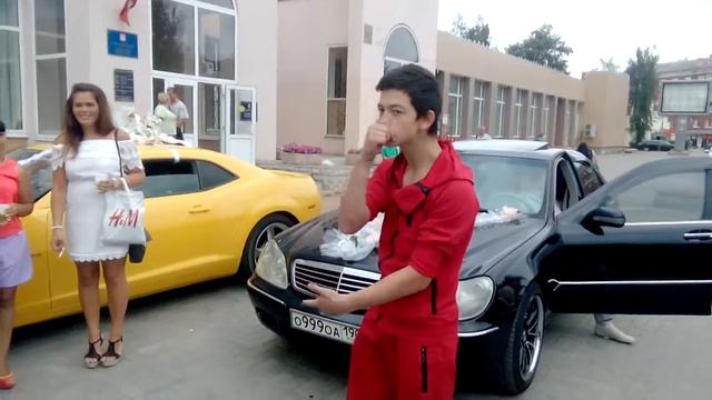 Подарок молодоженам от прохожего смотреть онлайн