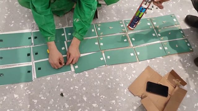 как приклеить стекло или зеркало в стену смотреть онлайн