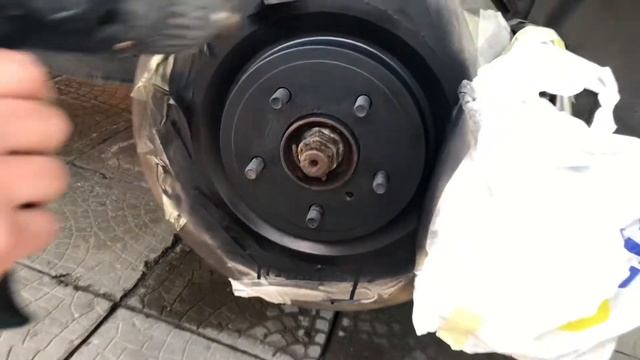 Переобули Infiniti FX37S и заодно покрасили ступицы смотреть онлайн