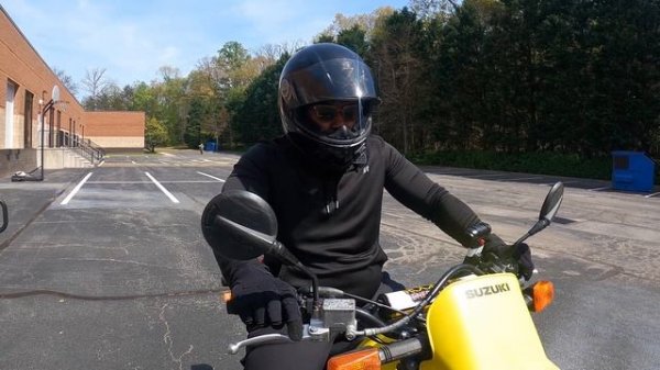 HOW TO WHEELIE THE SUZUKI DR200 | DAY 1 WHEELIE PRACTICE