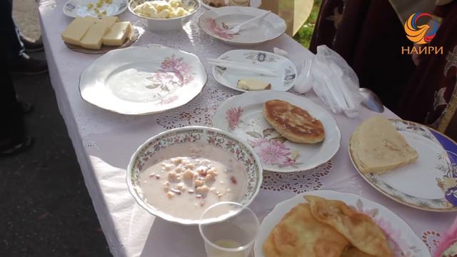 Возьмемся за руки, друзья! смотреть онлайн