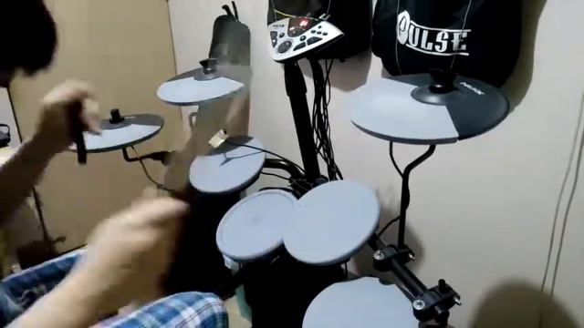 NUX DM-1 TEST 2 playing "Toxic" but I'm kinda healthy, I guess смотреть онлайн