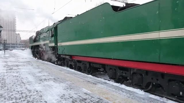 Паровоз П36-0120 на Рижском вокзале. смотреть онлайн
