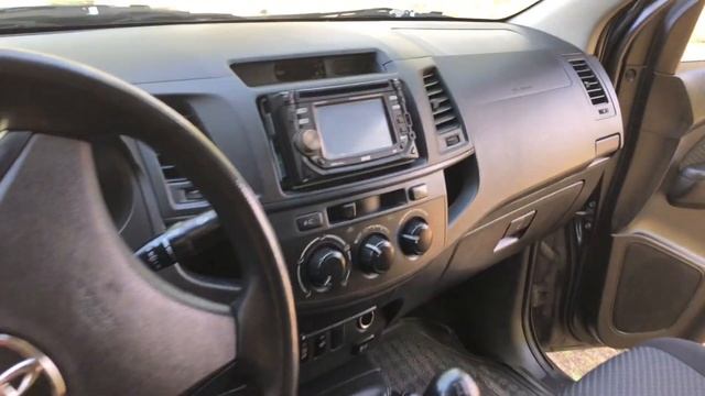 Toyota Hilux, 2014 г.в. ,196 524 км, 2.5, MT (144 л.с.), - обзор от Дмитрия Симененко смотреть онлайн