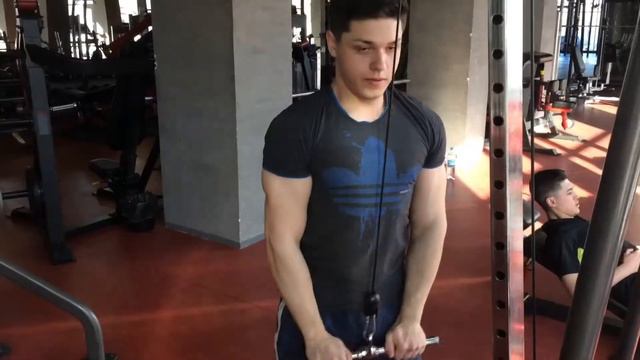 Первый раз в зале смотреть онлайн