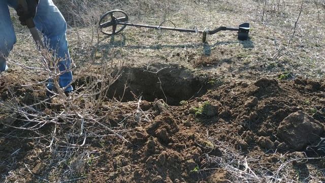 ПОИСК ЧЕРМЕТА!! КОПАЮ ЧУЖУЮ ЯМУ С ЧЕРМЕТОМ! смотреть онлайн