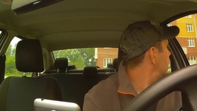 ПЬЯНАЯ И НАГЛАЯ БАБА В ТАКСИ смотреть онлайн