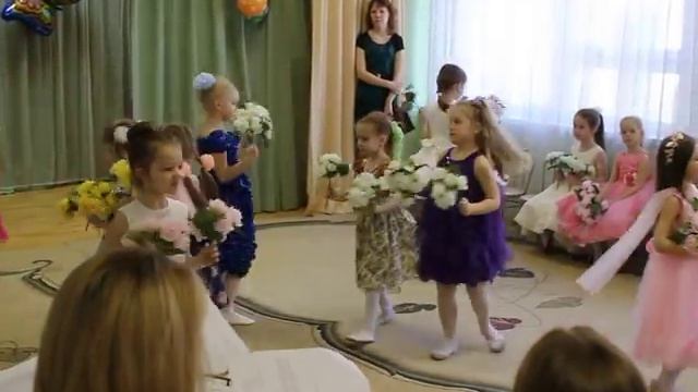 Танец весенних цветов смотреть онлайн
